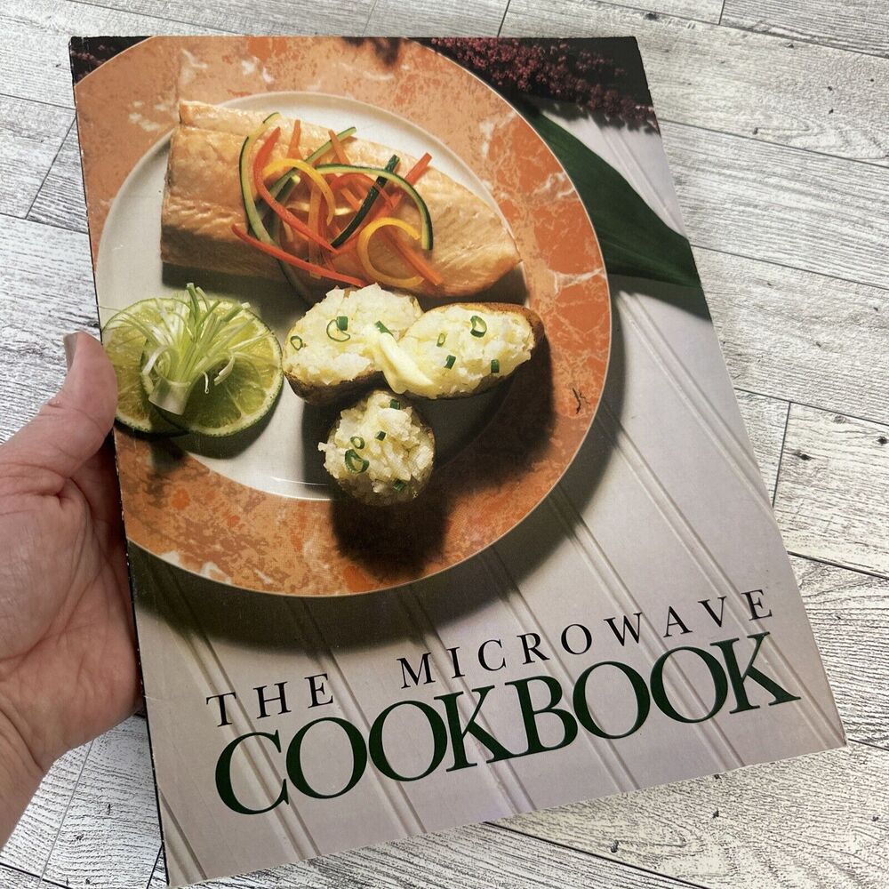 The Microwave Cookbook - Vintage Undated - Printed‎ in Korea Part No. 862A691P41